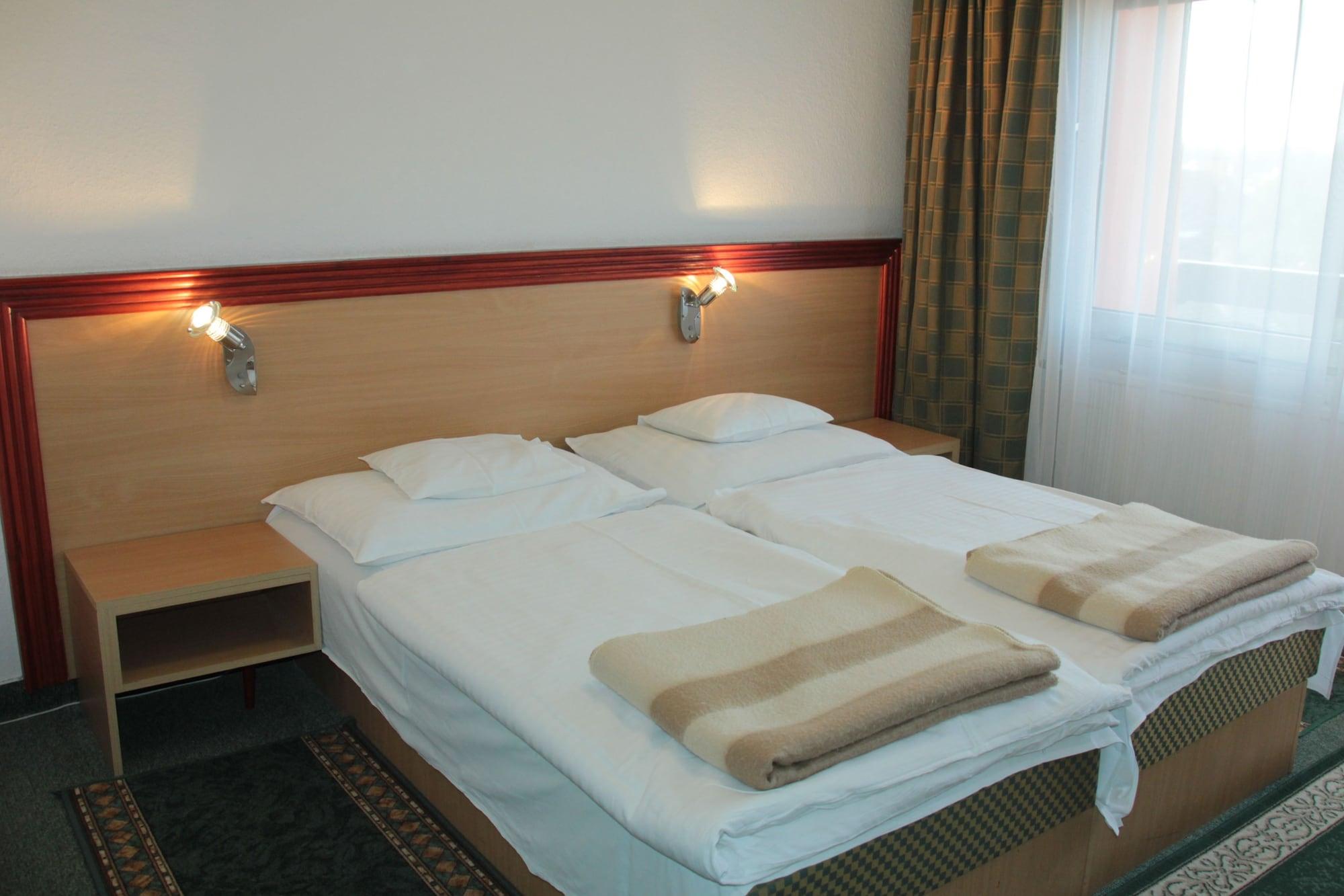 Tisza Sport Hotel Szeged Eksteriør bilde