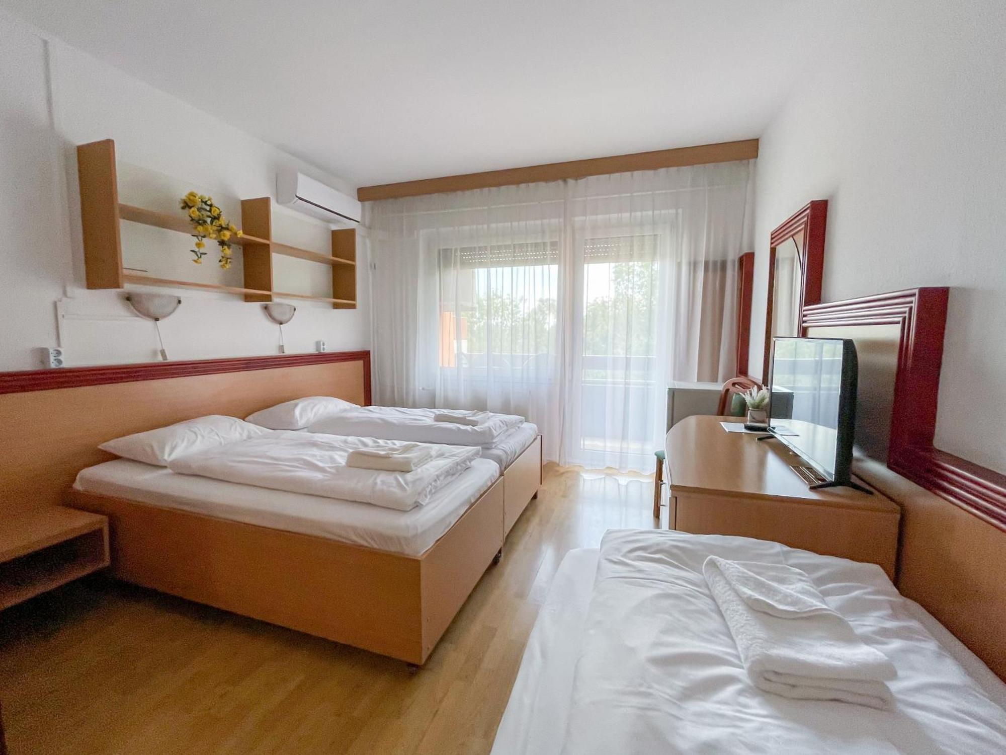 Tisza Sport Hotel Szeged Eksteriør bilde