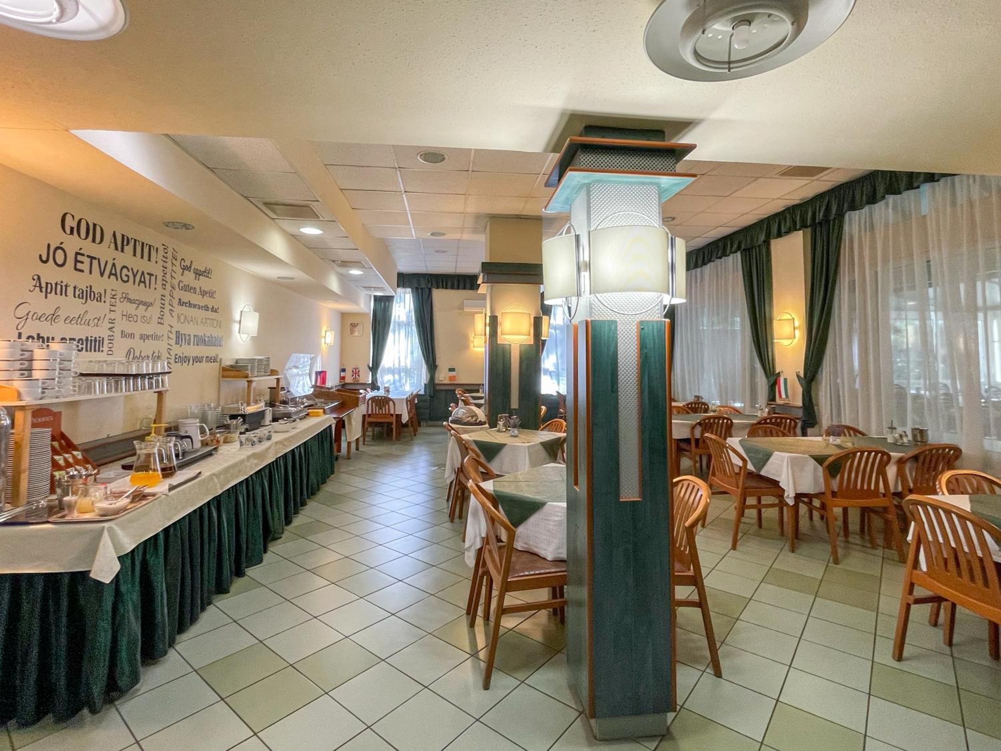 Tisza Sport Hotel Szeged Eksteriør bilde