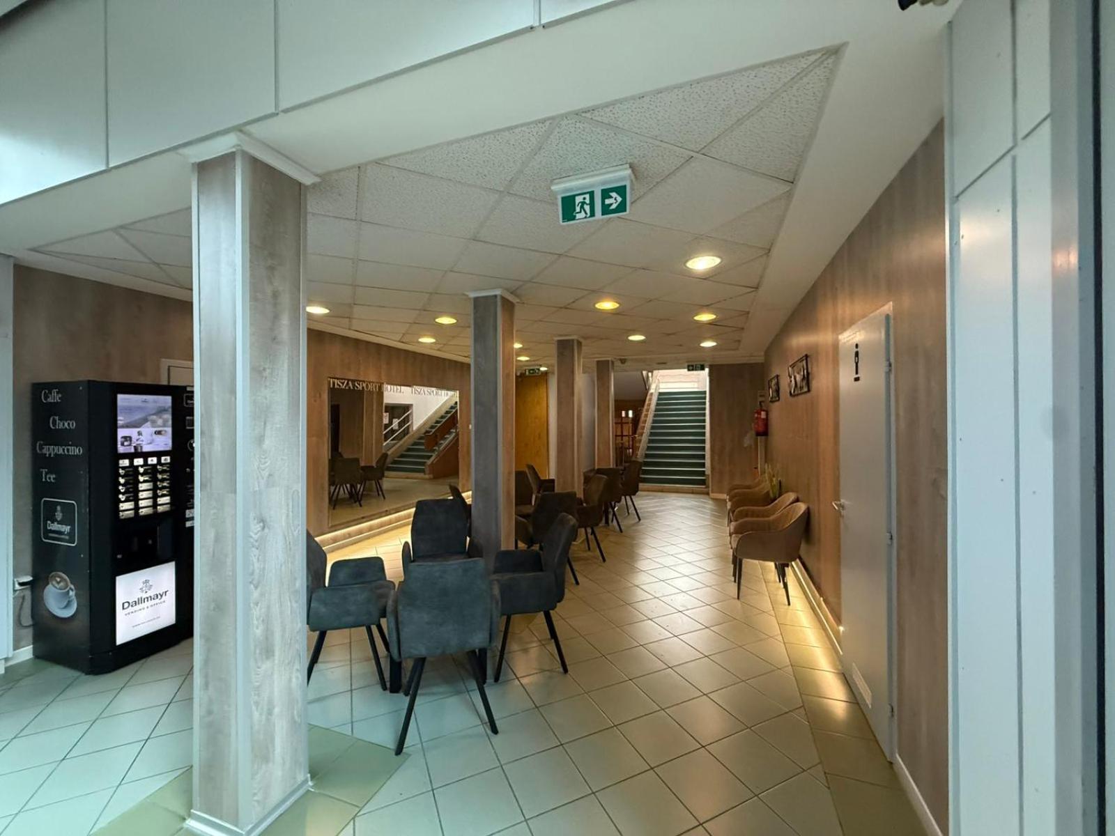 Tisza Sport Hotel Szeged Eksteriør bilde
